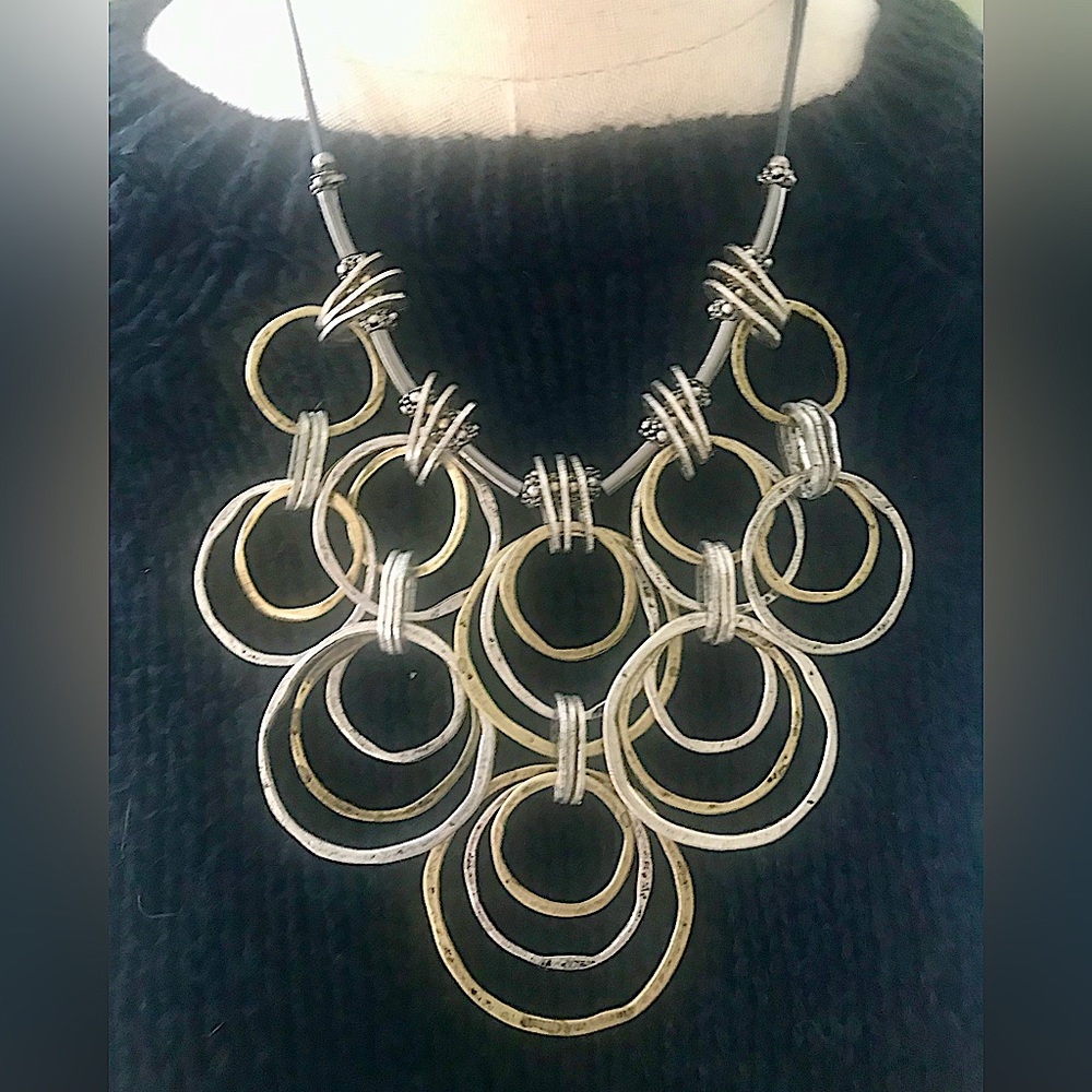 LAST CHANCE Boho vintage Sundance handmade look two tone hammered necklace - Picture 2 of 3